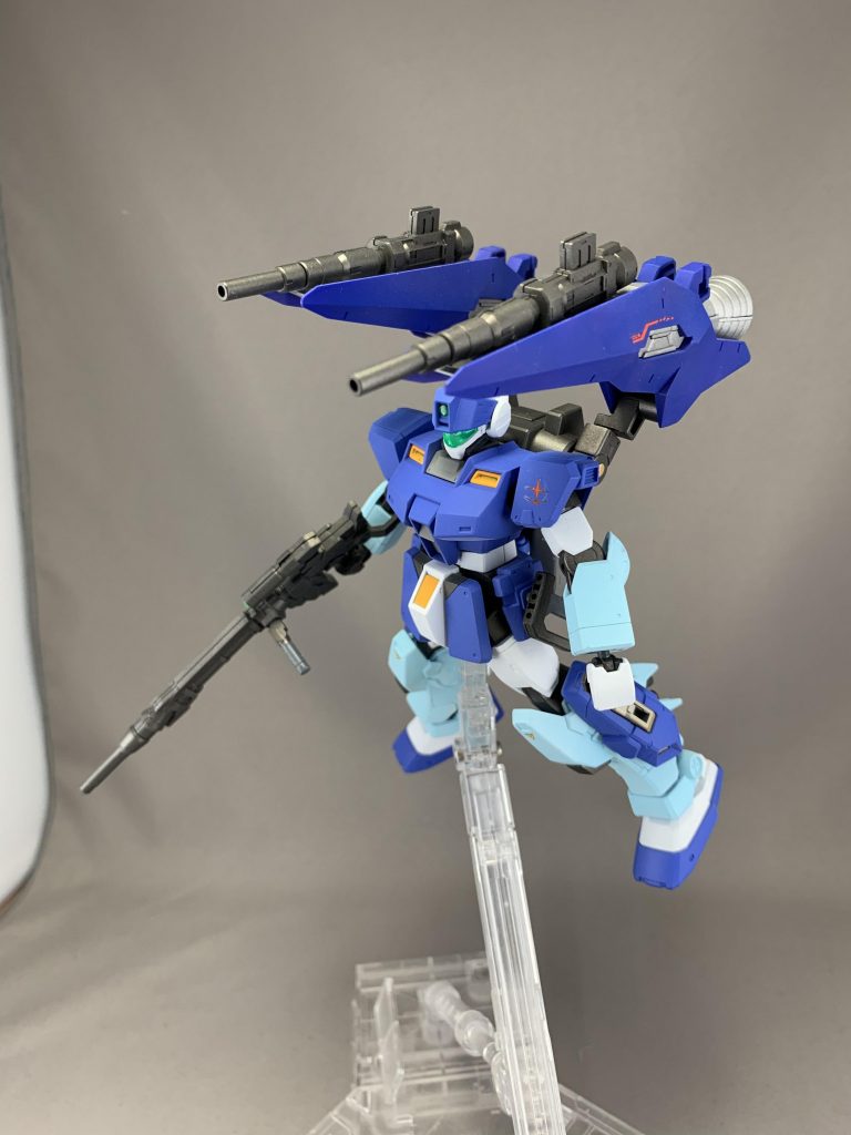 塗装後デカールは慣れていなかったので、肩とかミスってます…