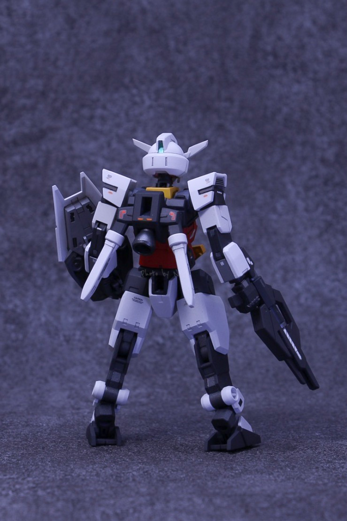 せなか。赤色を含むデカールを多めに貼っていますがコアチェンジ時のテイストの変化を後押しする為に9割アーマーで見えなくなる箇所に貼っています。