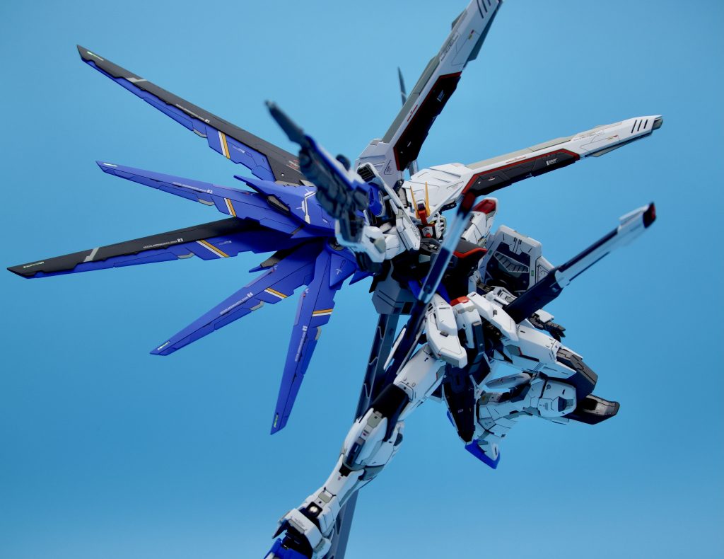 2.0自体本当に素晴らしいキットで手の加えどころもどうしたものか…って感じだったのですがプラスαカッコよく出来たんじゃないかな、と思います。