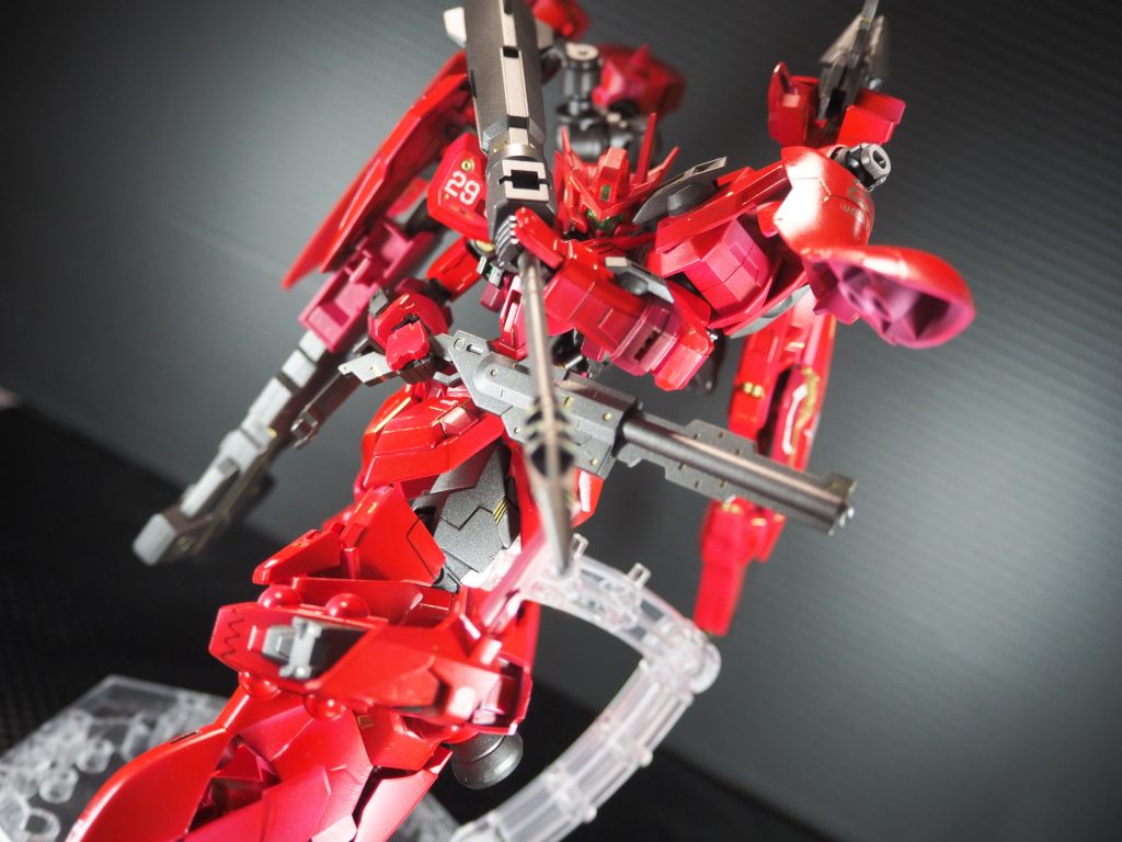 GNショートライフル(1枚目参照),ショットガン(実弾又はビームに変更可能),中型メイス