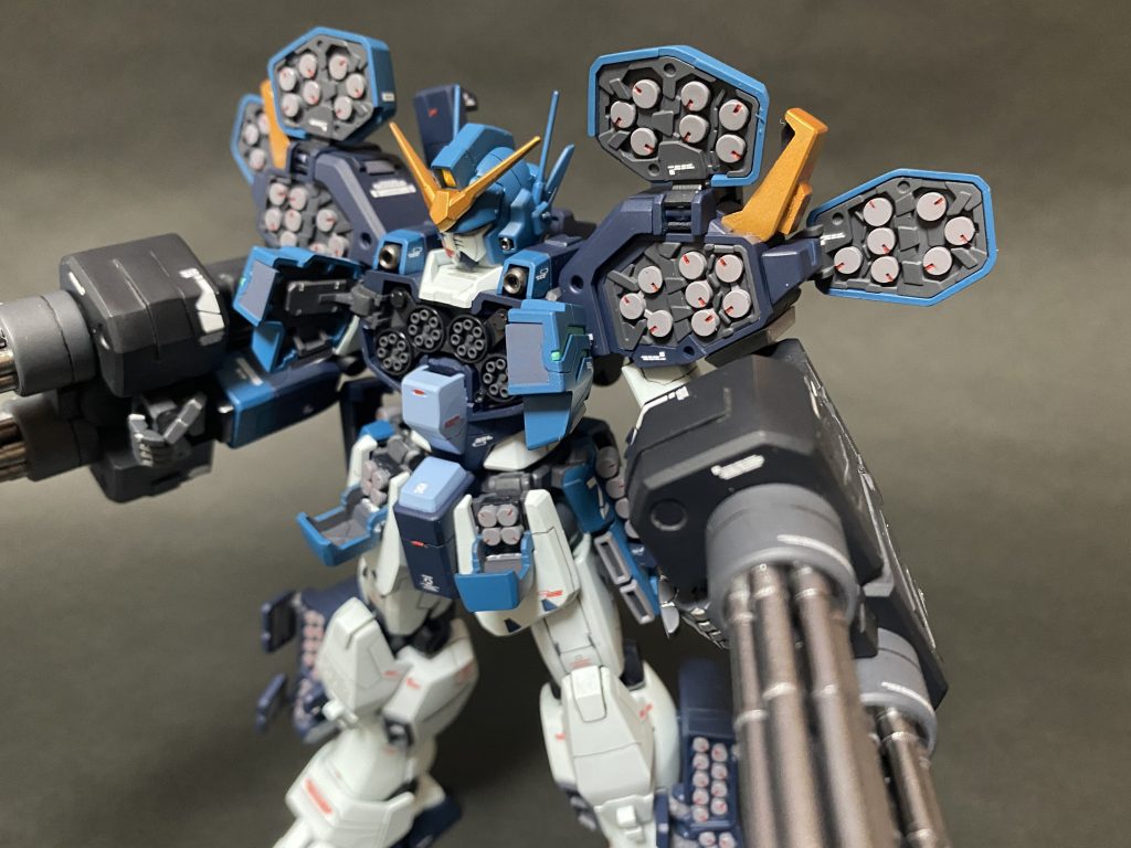 弾切れの心配をする必要ないかもしれないけど、自重はしようかって思う。そして弾切れになると自爆したがるトロワ。しかもヒイロみたく爆発に巻き込まれても死なないと言うね、やっぱWの主人公達は人間辞めてる