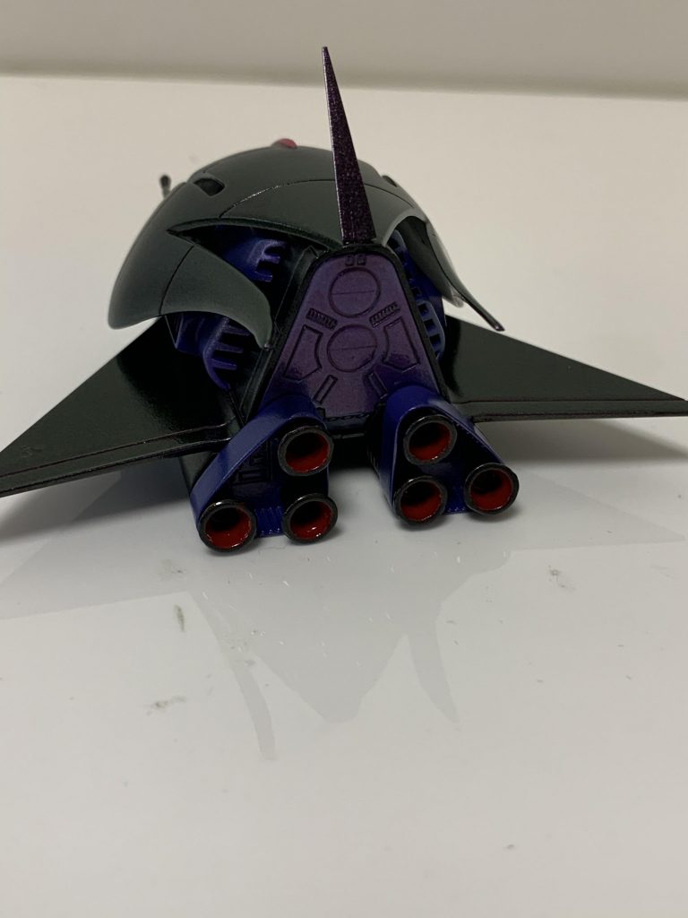 マジョーラ系の塗料って高いなぁとか、エアブラシ持ってないよとか、偏光塗装ってなんかハードル高そうだなぁとか思われてる方向けに、ちょっとお試し的にアップしてみました。スプレー缶の使い方自体がクセあるじゃんというツッコミがありそうですが、まぁ比較的簡単なやり方という事で(^^)