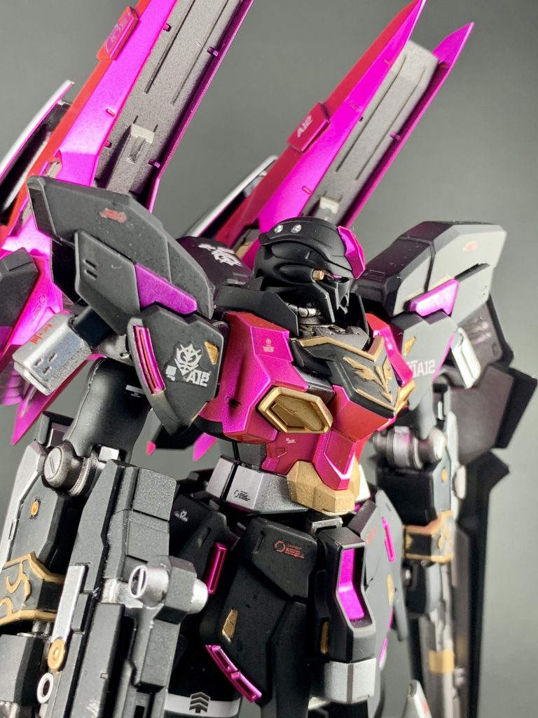 バックパックと武器以外はキットのままです。カラーリングで結構印象変わります。