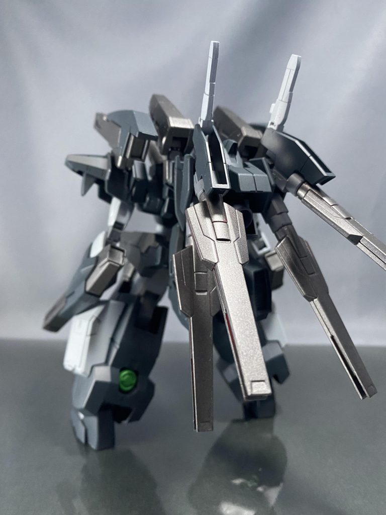 もちろん背中にもキャノン。これで後方からの不意打ちも対処可能。(ビットは卑怯だから使わない)