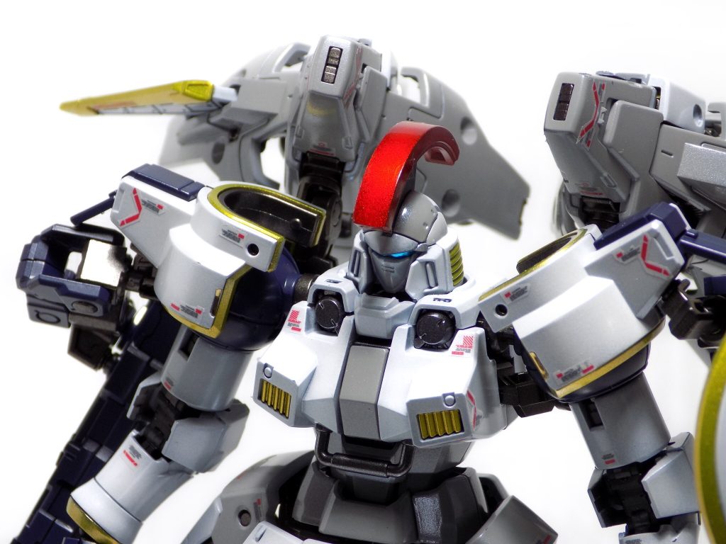 光沢仕上げです。