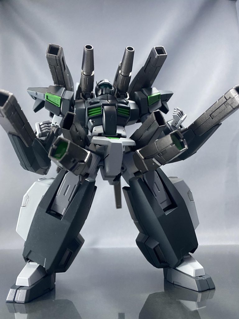 必殺技は、全方位に弾(ビーム)をばら撒く「16門キャノン」一方向に集中して撃つことも可能。え?それじゃ16門にならないって?細かいことは気にするな。