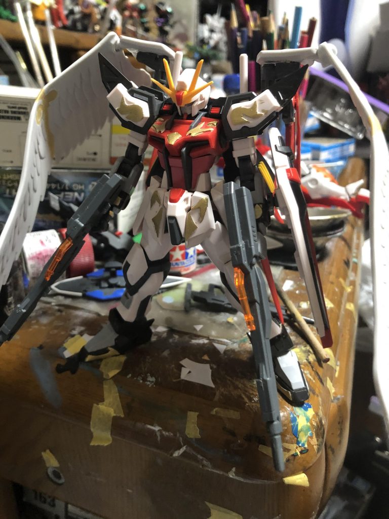 今回はそこまでガッツリした改造ではないのでいきなりですが塗装前です。ノワールの顔ちょっと面長なんで下の部分少し削ってあげました。