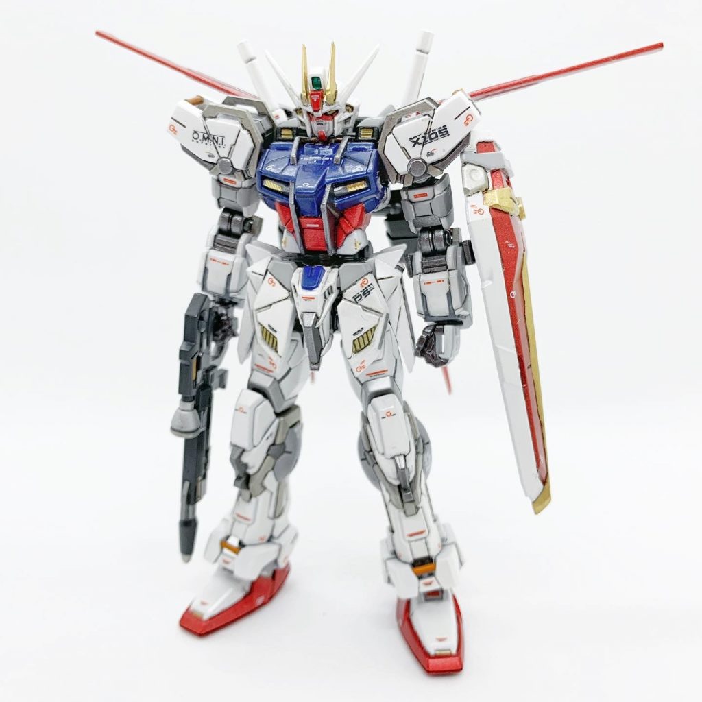 【エールストライカーパック装着・フロントショット】正面からだと、エールストライカーパックの存在感が皆無です…