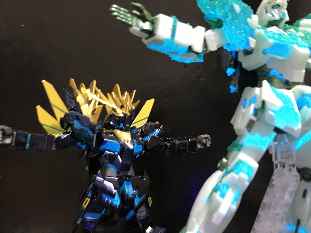 そしてバナージは光の結晶体に…