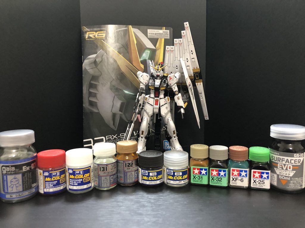 塗装レシピ機体フレーム:G サーフェイサーEVOガンメタ機体白:GX1クールホワイト→Gパールシルバー機体黒:C78メタリックブラック機体金(差し色以外):Gスターブライトゴールド機体銀(差し色以外):G ex07シルバー機体赤:GX3ハーマンレッド差し色エナメル:チタンゴールド、チタンシルバー、コッパー、クリアーグリーントップコート:C46 光沢クリアー