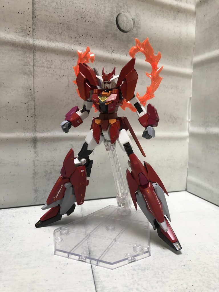 コアガンダムはマーズフォーを使っています。コアガンダムⅡにする予定だったので無塗装ですが、これはこれでいい感じになりました。