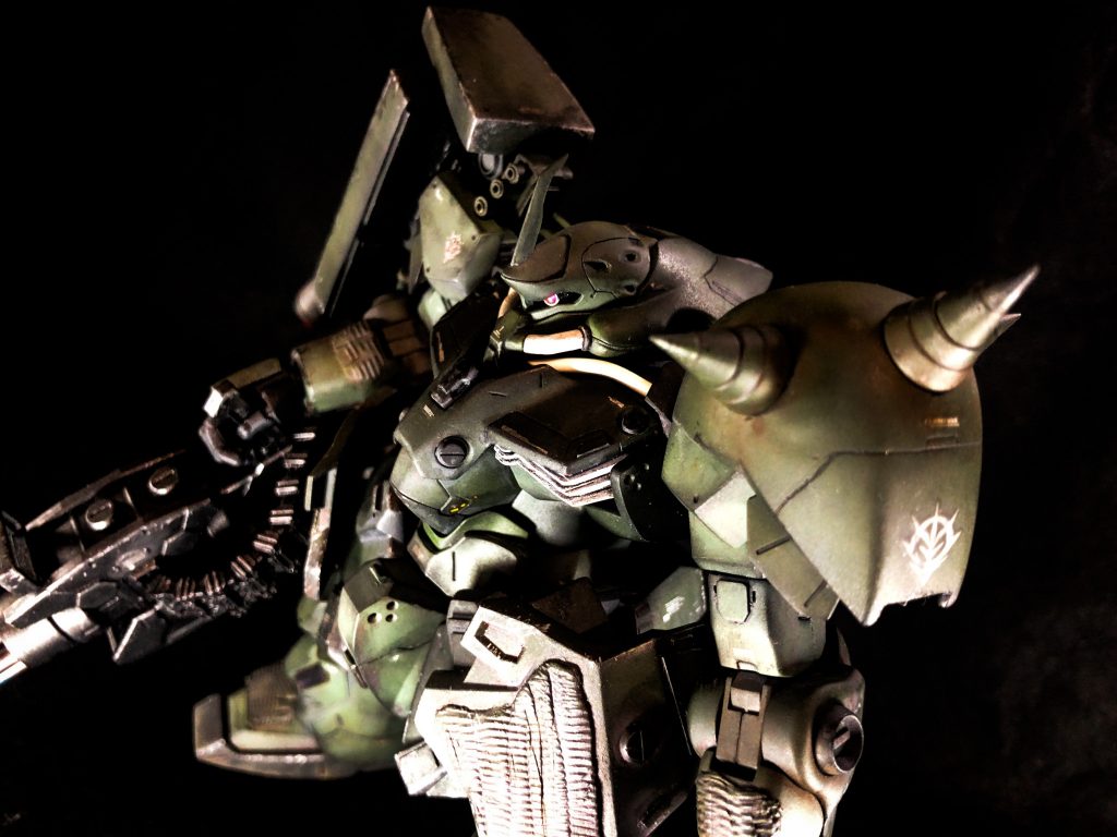 オラ設定では宇宙世紀0122年、オールズモビルとして地球圏でのゲリラ活動を行っていた。という設定で、その時代、機体自体既に旧式化となっていたので所々改修やアップデートしながら使用されていた。メイン武装は大型ガトリングガンであり、メッサー自体の正規の装備品は失われていた。