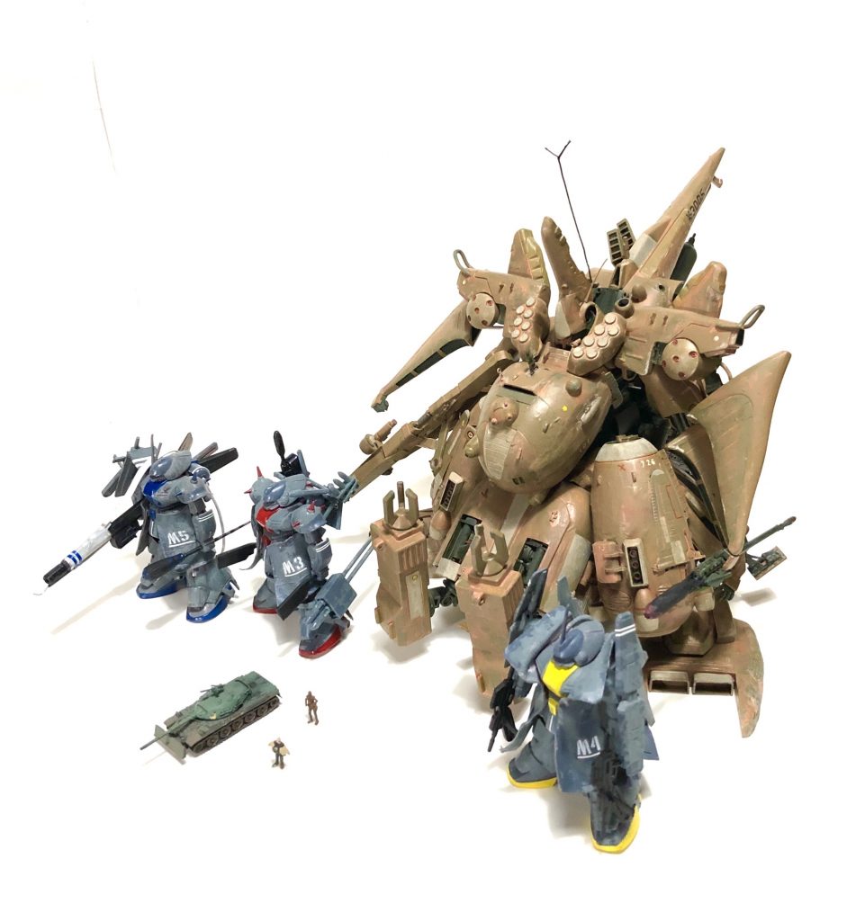 (妄想戦記)ドレッドノート「シグナルゴブリン首尾はどうか？」ブルーゴブリン「は。稜線の向こうにジークフリート×2ジェガン×4の二個小隊です。」イエローゴブリン｢補給部隊は我が特殊部隊によって無力化に成功しましたが、後方10kmにはペガサスも居るようです。｣ドレッドノート「了解した。本機にてMS部隊は引き受けるのでゴブリンはペガサスを黙らせろ！ペガサス沈黙を狙った後一時撤退。ガンプ到着後に野戦に持ち込むぞ！」