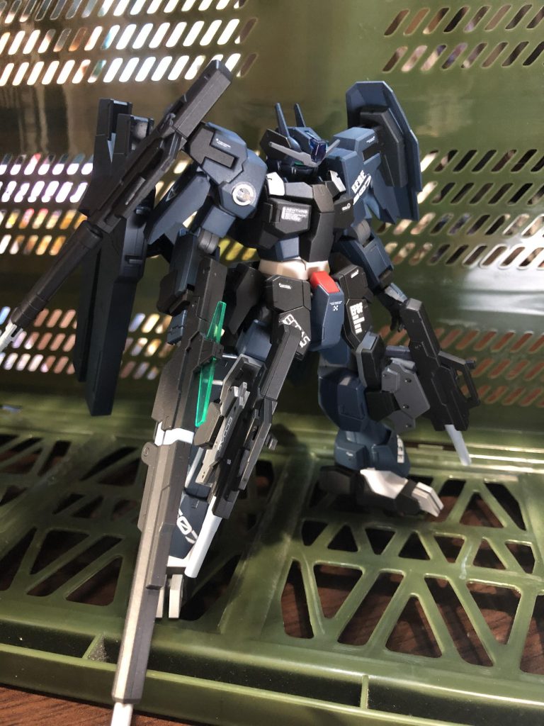 サバーニャにサーガのパーツを移植し特殊部隊の機体っぽくしたつもりです。