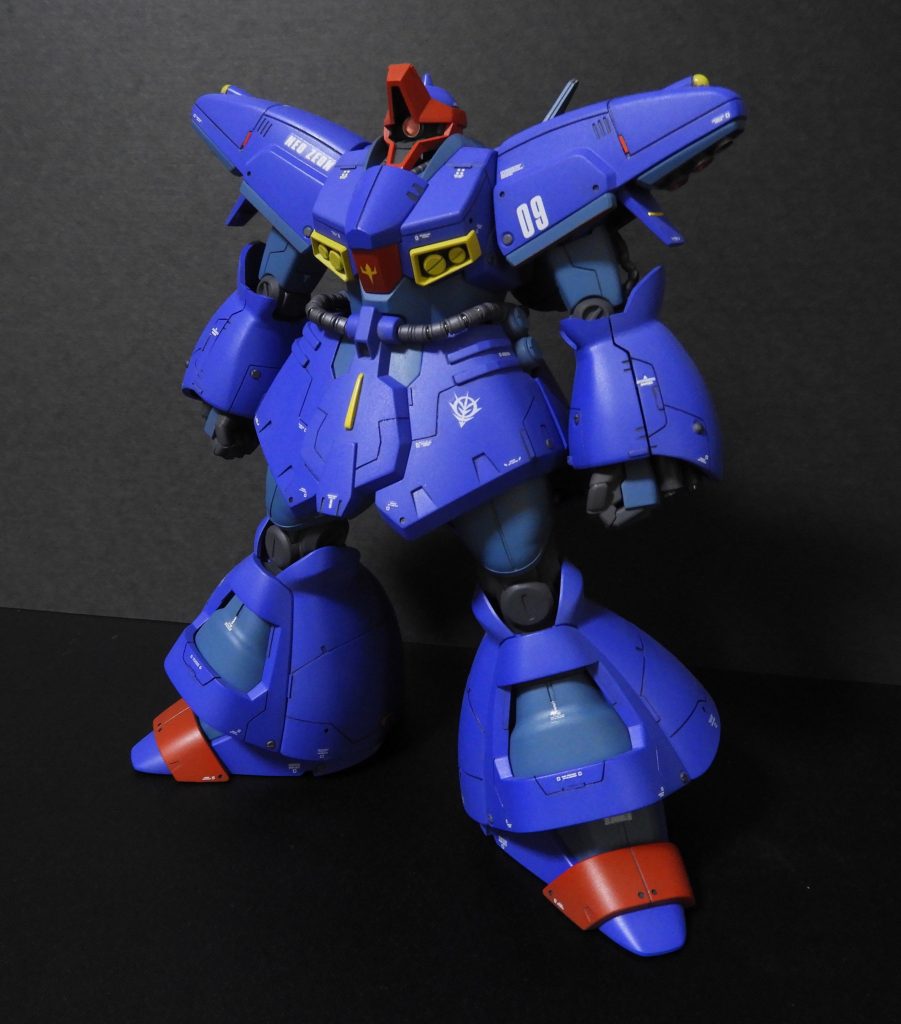 これまで1/100スケールを中心に組み立てていたので塗り分けのためのマスキングに苦戦しました。