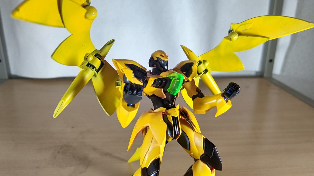 胸部のビームバスター発射的なポーズ