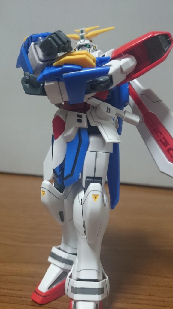 キャプテン・ジオンはゴッドガンダムを駆り、パルヴィーズのウイングゼロを超級覇王電影弾で撃破する。しかし……「ムッ!」
