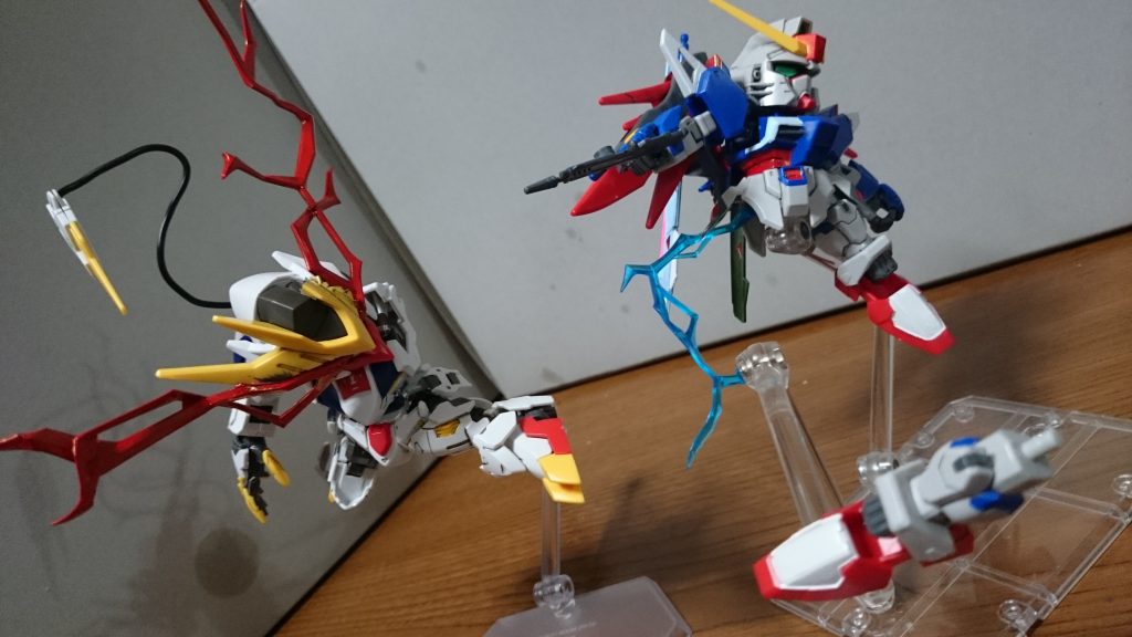 シン・アスカといい、イズナ・シモンといい、デスティニーはどうにも足技で足を破壊されるイメージがあるっス。インジャの足ビーム蹴りとか、ビルドバーニングの閃光魔術蹴りとか