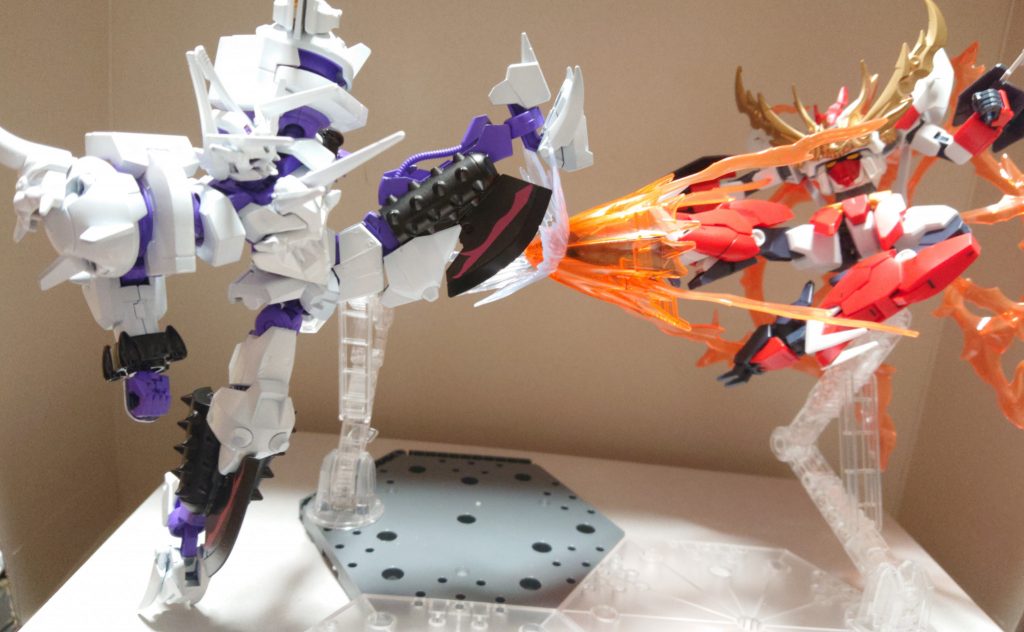 自作ガンプラ『フェイスシリーズ』との戦闘。