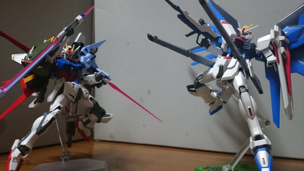 ・フリーダムも追加して後期アイキャッチホントはストライクとフリーダムの間にI.W.S.P装備のルージュがいるんスけど、自分I.W.S.Pは持ち合わせておらず…