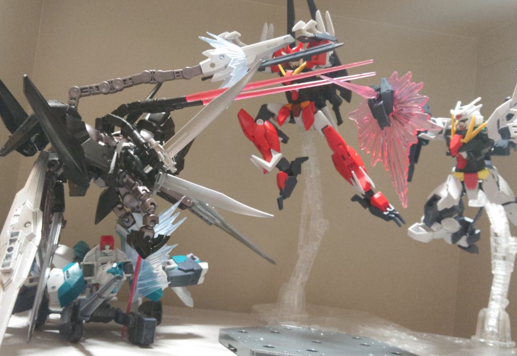 キメラビーストとフェイスシリーズの戦闘。