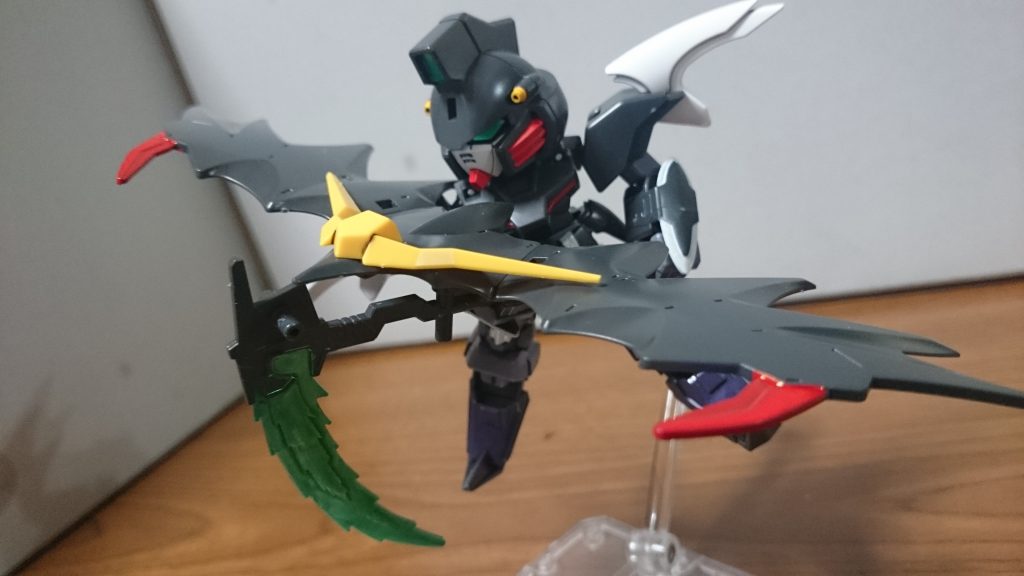 ・オリジナル武器Bビームシザース+アクティブクローク+アンテナ。なんか使い辛そう。あとSDEXのガンダムタイプの合体武器って必ずアンテナを加えるイメージ…