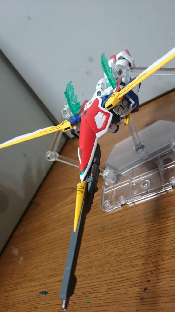 おまけ。ファイティング・アクション！サイズはちょっと小さいけど、旧キットでこんなのあったっスよね。たしかイエローのパーツが金メッキで、変形ギミックのハンドパーツが差し替えナシでちゃんと前腕に収納できるヤツ