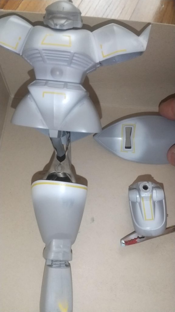 メインのラインはマスキングにて。手間かかるのでたぶんもうやりません細かいラインはエナメル筆塗りです