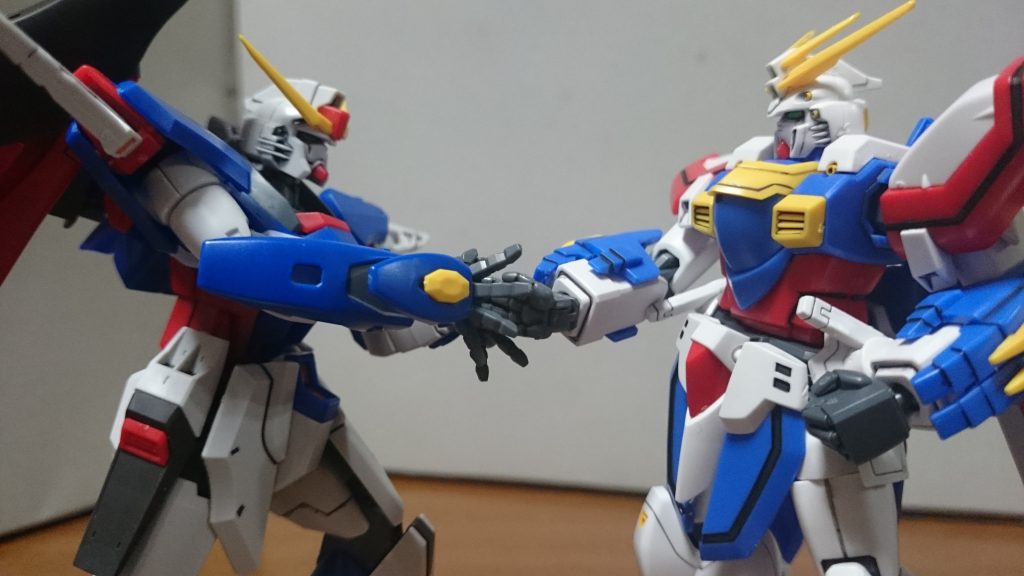 「「ハハハハハハハ!!」」\シショー!/\カザミー/視界が晴れて、見えた光景は――――夕日をバックに握手を交わしながら笑う二人だった。フレディのジャッジが下される。『両機、共にダメージ大!試合続行不可能につき、ドローです!』『バトルのはずなのに、仲良くなっちゃいましたねぇ…』