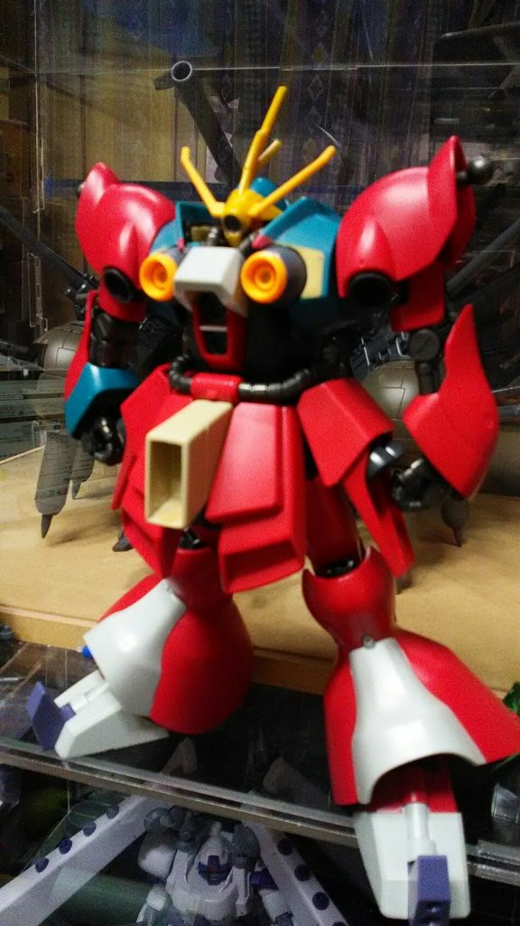 当初はこの頭でした。悪くはなかったのですが、インパクトが欲しくて今のウサギ頭に変更。