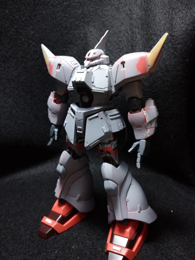 製作途中の一枚肩を尖らしたり、ブレードアンテナの部分埋めたり、太腿延長したり地味に手を加える部分が多かったです