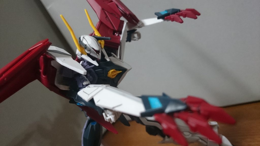 ・ガントレットセイバークロウ細くはあるけど、長い腕と爪がルプスレクスを彷彿とさせられるっス