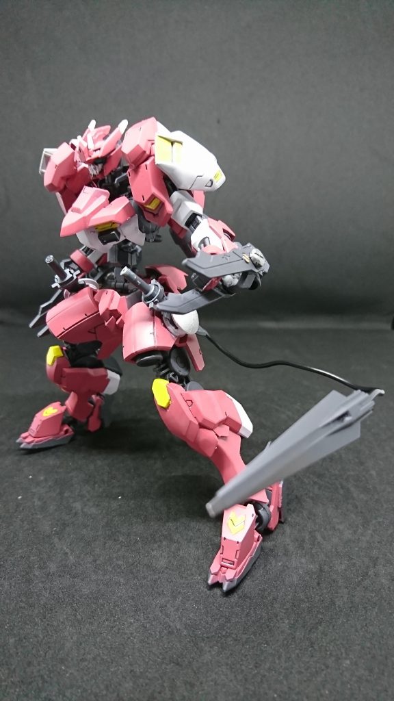 テイルブレードルプスレクスの武装を移植したもの状態が良かったため上層部の許可を得て手にいれたルプスレクスほどたくみに扱うことはまだ難しいがヴォルフ3は練度をあげるために毎回訓練してるそうだ