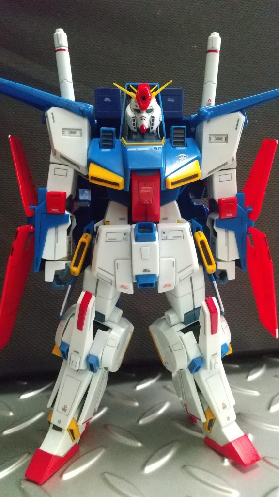 頭部と腕の形状は初代MGに比べて圧倒的に良い形状脛の流れるシルエットラインはMGの圧倒的勝利