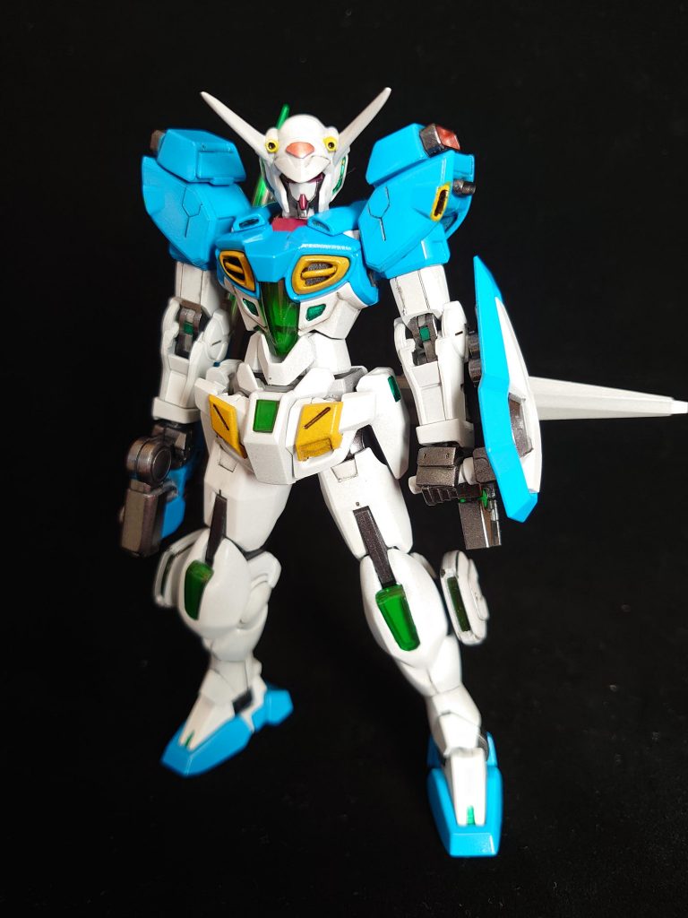 普通の立ち姿です。クリアパーツはダブルオーっぽく全てクリアグリーンにしてます。あと思いきりエクシアを意識したので一応セブンソードになってます。