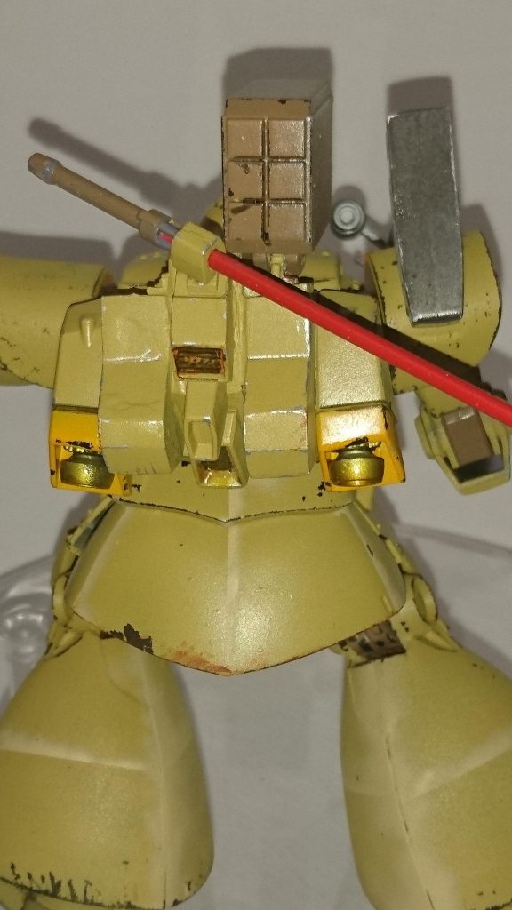 バックパックをジャンクパーツとプラ板で生成(笑)