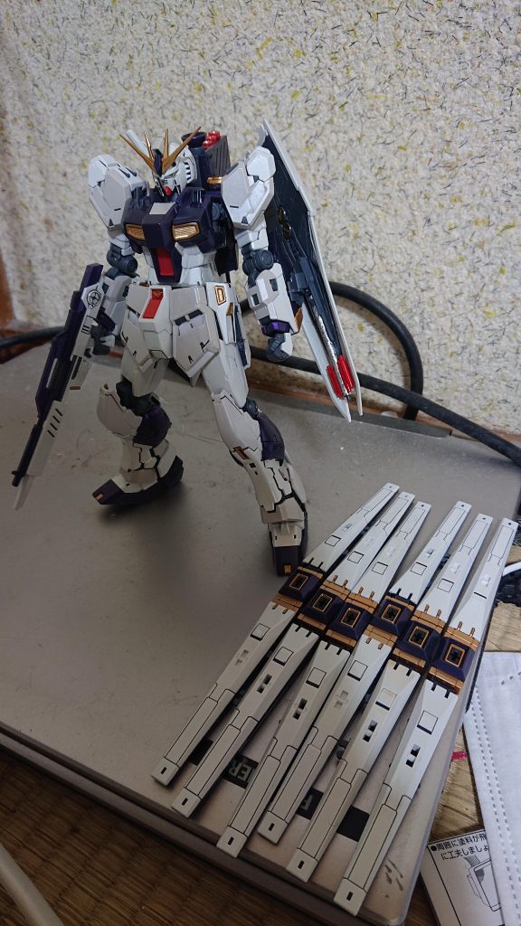 仮で組んで墨入れしたら見た目OKだったのでデカール工程に移ります