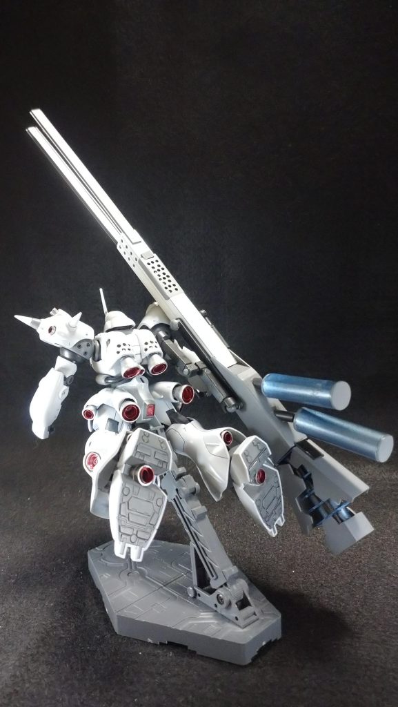 バーニアも二重化したりしています。内側の薄いパーツはストローで作っています。