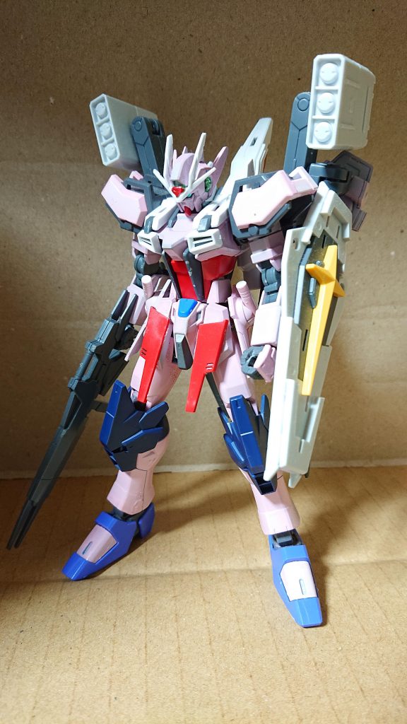 最初に上げたフロントの画像です。バックパックをどうするか考えましたが、無難にスタービルドストライクのを使用して現在の姿になりました。