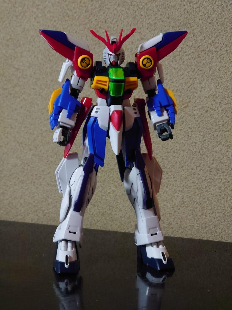 匿名ミラージュのメンバーカラー5色（赤、青、紫、ピンク、黒）をどこに入れたらバランスが上手く保てるか？てのに悩んだけど実際に塗ってみたらすんなりとハマりました。ちょうど5人のメンバーと同じくG、W、X、運命、BFと5つのアニメのガンプラをミキシングできたのも面白い偶然ですね(・∀・)