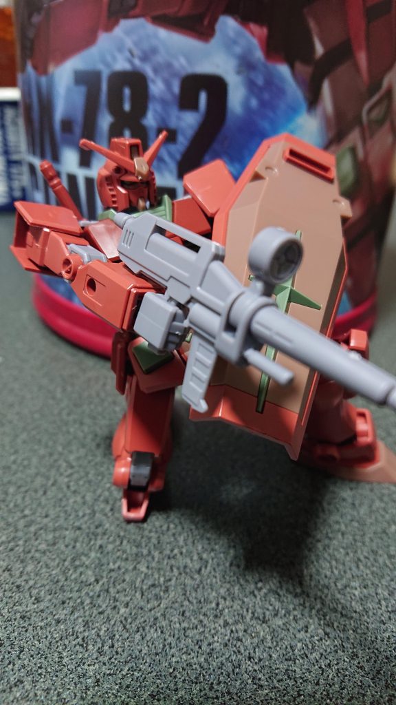 嫁に報告したところ。クリスマスカラーがええと。購入許可頂きました！