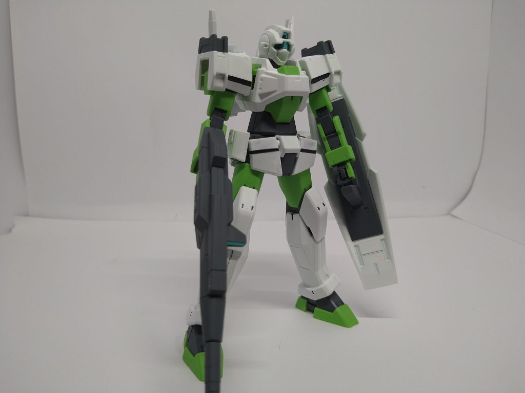 最初の写真とは違う装備パターンです。このように武装を指揮官の練度に応じて変えることができます。