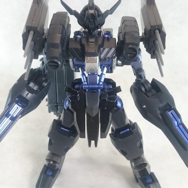 逸環専用MS「グラム」