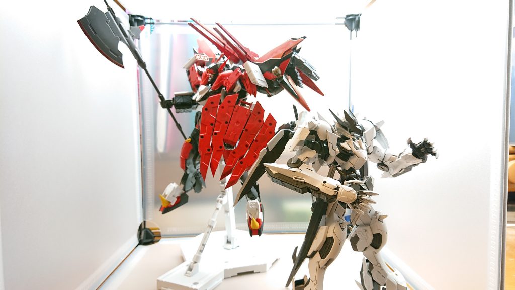 月牙隊団長と剛血武闘団団長が手を組みあらゆる敵に立ち向かう!