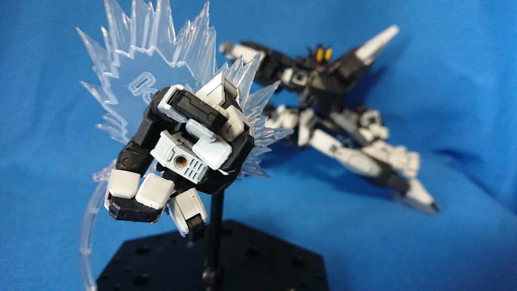 大型ナックルは射出も可能。翔ぶコアナックル!