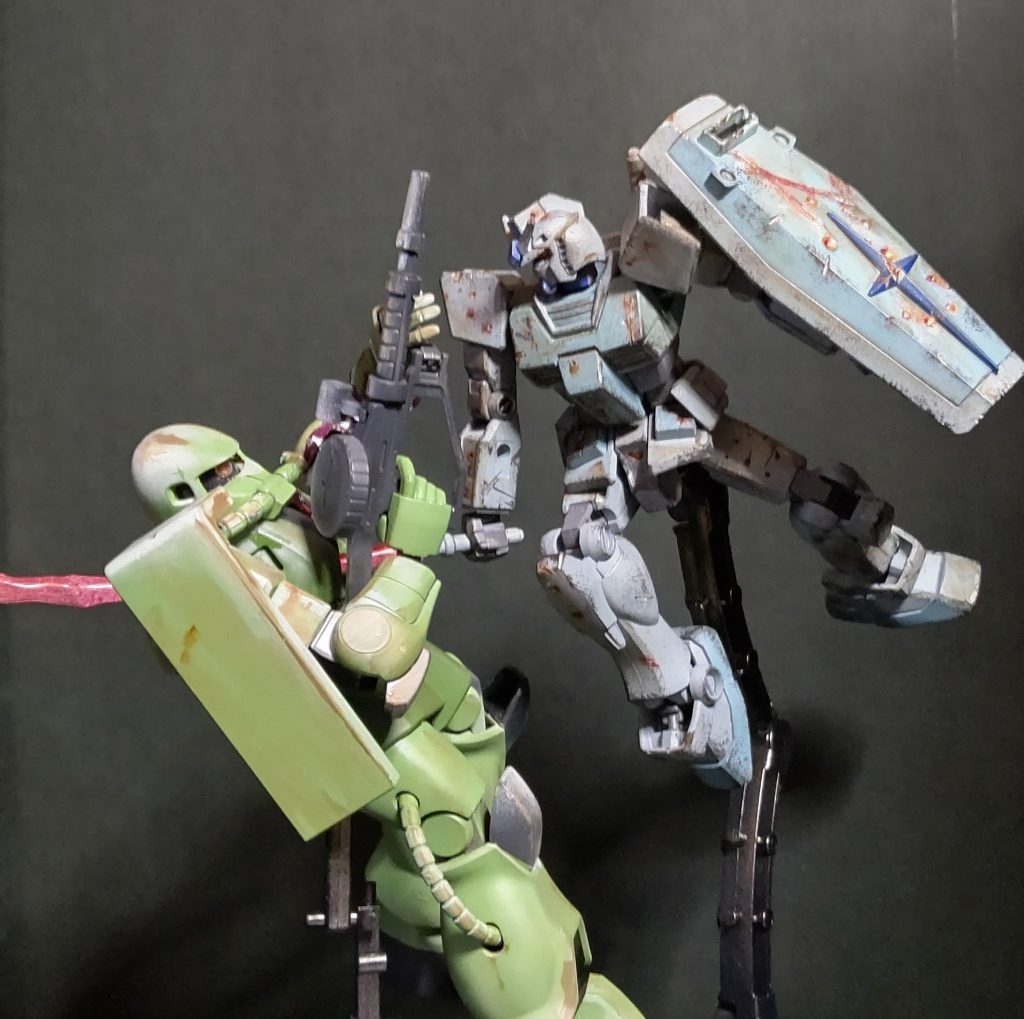 グリップを持った左腕ごと斬られる。