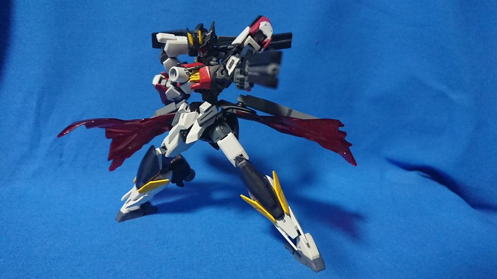 通常形態で装備。二丁拳銃。プラ棒でほぼ製作。