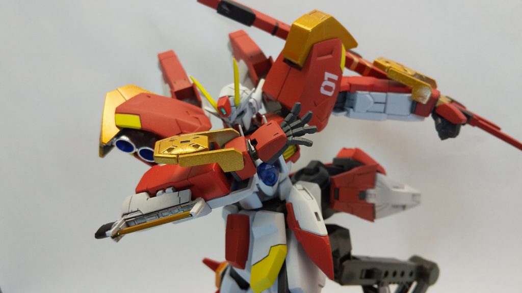 肘にはウルトラマンからぶんどってきたビーム刃がはっここにも清水下口要素が