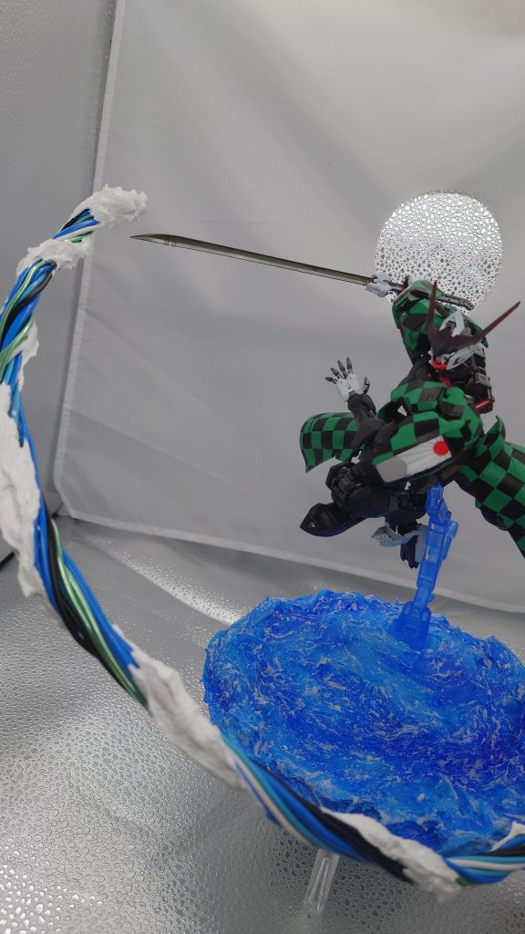 肆ノ型 打ち潮最初に打ち潮を作製したのですが台座から大幅に空間を占有してしまうので台座上で済みそうな生生流転も作ることにしました。