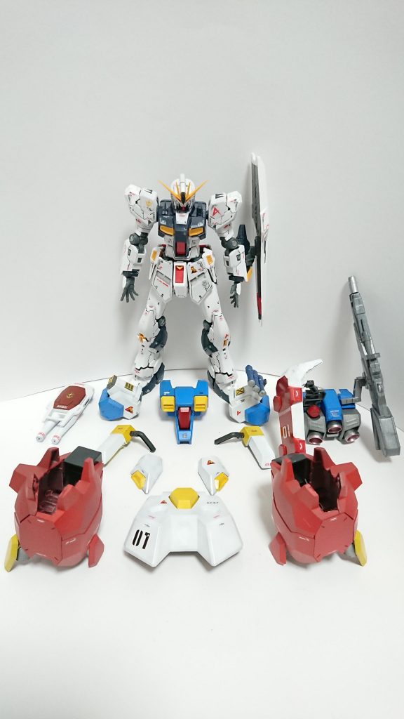 肩アーマーは取り替え。後はマグネットで脱着可能